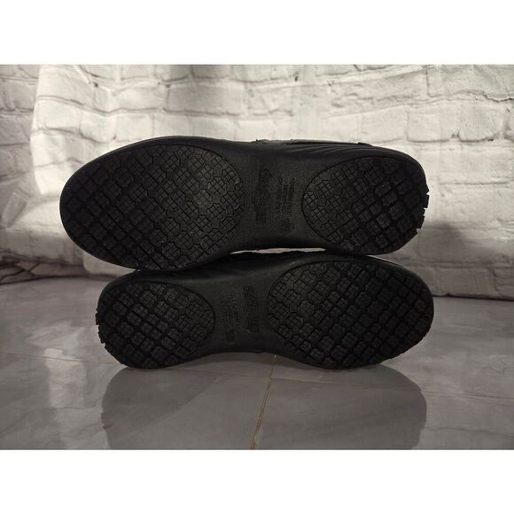 SafeTStep Women's Size 5.5W Black Slip Resistant Slip On Sneaker - Picture 6 of 9